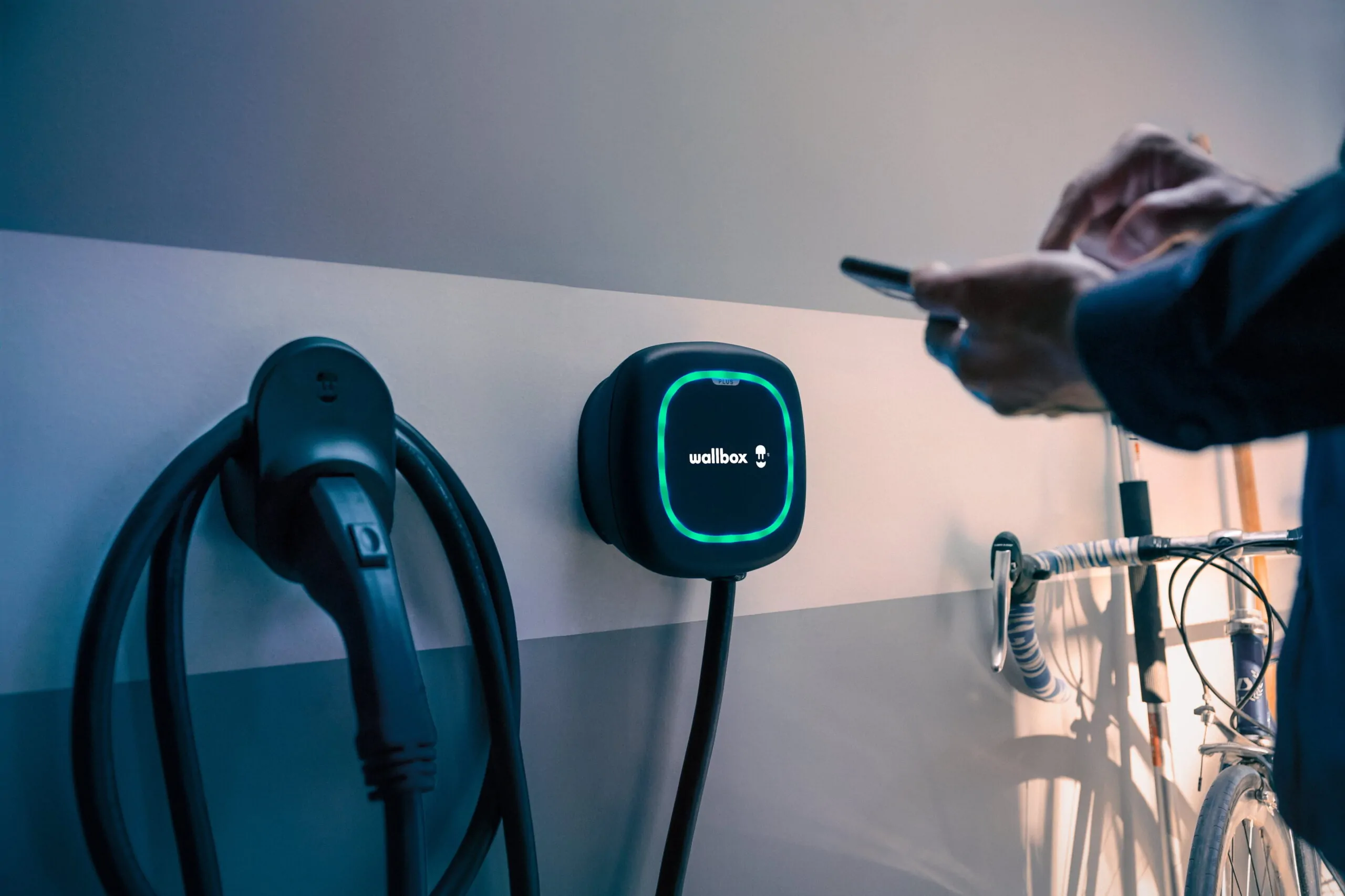 charge EV with solar panels